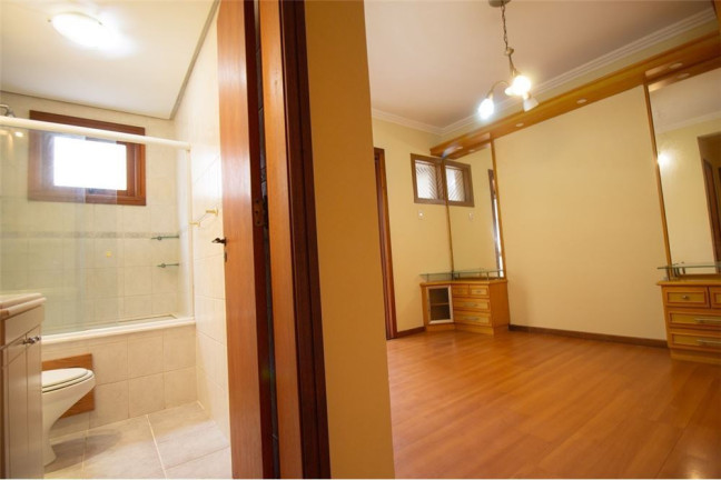 Imagem Imóvel com 3 Quartos à Venda, 157 m² em Menino Deus - Porto Alegre Imagem Imóvel com 3 Quartos à Venda, 157 m² em Menino Deus - Porto Alegre