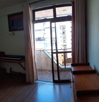 Imagem Imóvel com 4 Quartos à Venda, 181 m² em Icaraí - Niterói Imagem Imóvel com 4 Quartos à Venda, 181 m² em Icaraí - Niterói