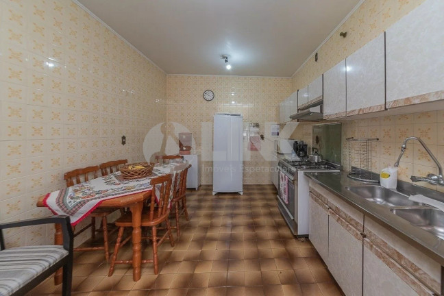 Imagem Casa com 3 Quartos à Venda, 258 m² em Chácara Das Pedras - Porto Alegre