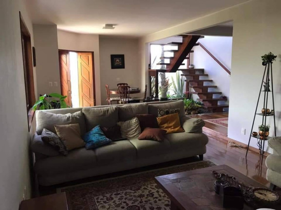 Imagem Casa com 4 Quartos à Venda, em Braunes - Nova Friburgo Imagem Casa com 4 Quartos à Venda, em Braunes - Nova Friburgo