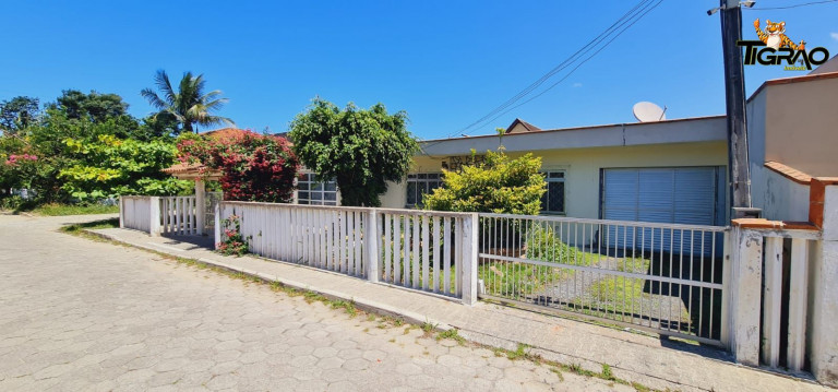 Imagem Casa com 3 Quartos à Venda, 266 m² em Centro - Navegantes Imagem Casa com 3 Quartos à Venda, 266 m² em Centro - Navegantes