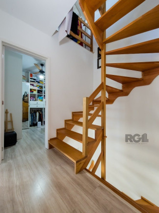 Imagem Casa com 4 Quartos à Venda,  em Vila Nova - Porto Alegre