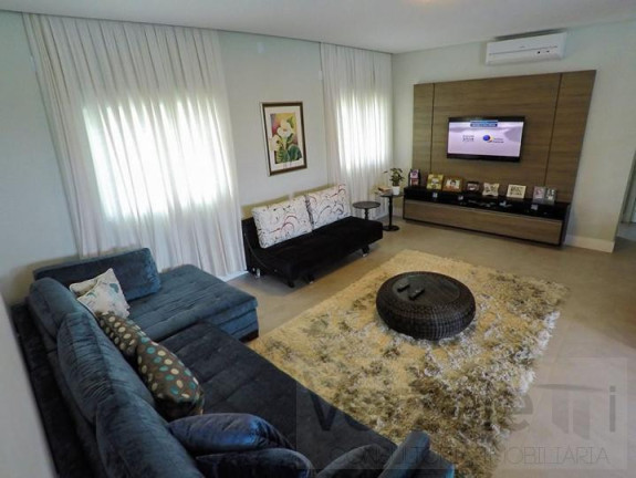 Imagem Casa com 6 Quartos à Venda, 500 m² em Mariscal - Bombinhas Imagem Casa com 6 Quartos à Venda, 500 m² em Mariscal - Bombinhas