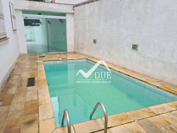Sobrado com 4 Quartos à Venda, 300 m² em Ponta Da Praia - Santos