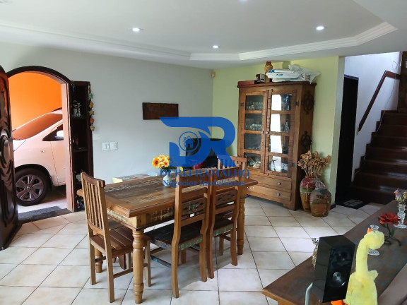 Imagem Casa com 5 Quartos à Venda, 267 m² em Maravista - Niterói