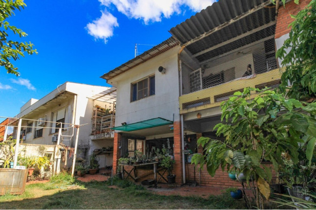 Imagem Casa com 5 Quartos à Venda, 254 m² em Três Figueiras - Porto Alegre Imagem Casa com 5 Quartos à Venda, 254 m² em Três Figueiras - Porto Alegre