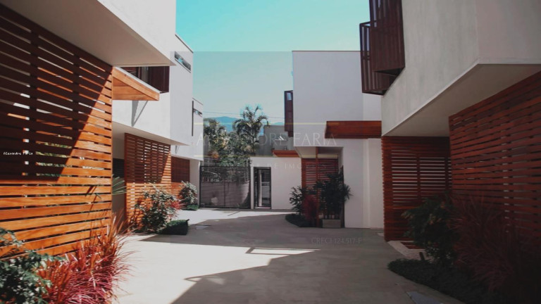 Imagem Casa com 3 Quartos à Venda, 207 m² em Camburi - São Sebastião Imagem Casa com 3 Quartos à Venda, 207 m² em Camburi - São Sebastião
