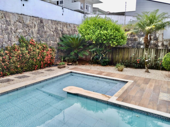 Imagem Casa com 3 Quartos à Venda, 320 m² em Pedra Branca - Palhoça