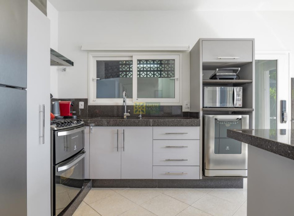 Imagem Casa com 4 Quartos para Alugar ou Temporada, 180 m² em Balneário Perequê - Porto Belo Imagem Casa com 4 Quartos para Alugar ou Temporada, 180 m² em Balneário Perequê - Porto Belo