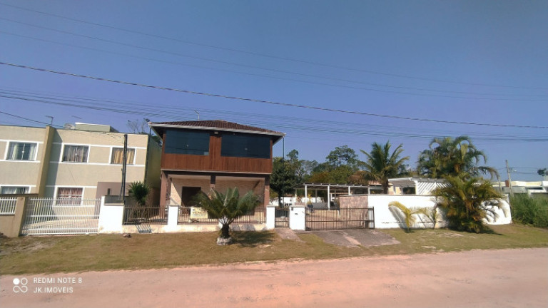 Imagem Sobrado com 4 Quartos para Temporada, 350 m² em Balneário Mariluz - Itapoá Imagem Sobrado com 4 Quartos para Temporada, 350 m² em Balneário Mariluz - Itapoá