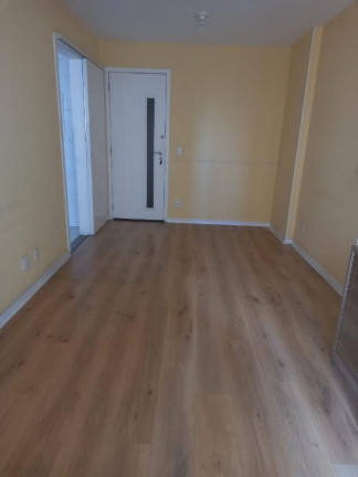 Imagem Imóvel com 2 Quartos à Venda, 75 m² em Centro - Niterói Imagem Imóvel com 2 Quartos à Venda, 75 m² em Centro - Niterói