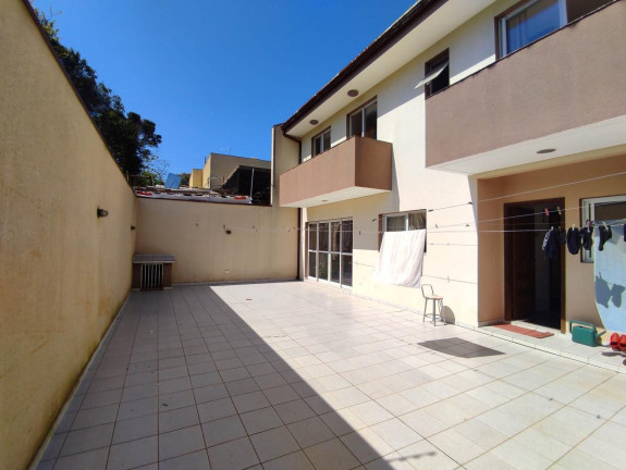 Imagem Casa com 4 Quartos à Venda, 235 m² em Portão - Curitiba Imagem Casa com 4 Quartos à Venda, 235 m² em Portão - Curitiba