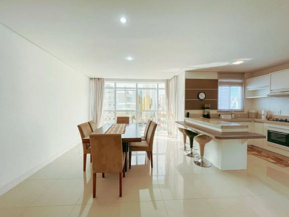 Imagem Apartamento com 3 Quartos à Venda, 136 m² em Centro - Balneário Camboriú Imagem Apartamento com 3 Quartos à Venda, 136 m² em Centro - Balneário Camboriú