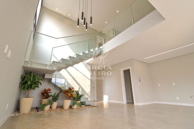 Imagem Casa com 3 Quartos à Venda, 237 m² em Lagoa Da Conceição - Florianópolis Imagem Casa com 3 Quartos à Venda, 237 m² em Lagoa Da Conceição - Florianópolis