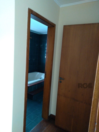 Imagem Casa com 3 Quartos à Venda, 242 m² em Santana - Porto Alegre Imagem Casa com 3 Quartos à Venda, 242 m² em Santana - Porto Alegre