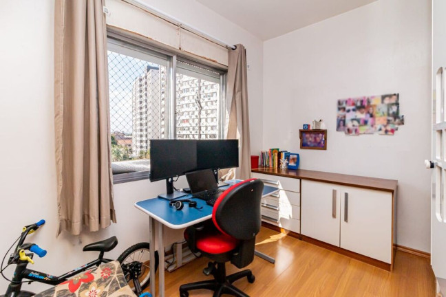 Imagem Apartamento com 3 Quartos à Venda, 65 m² em São João - Porto Alegre Imagem Apartamento com 3 Quartos à Venda, 65 m² em São João - Porto Alegre