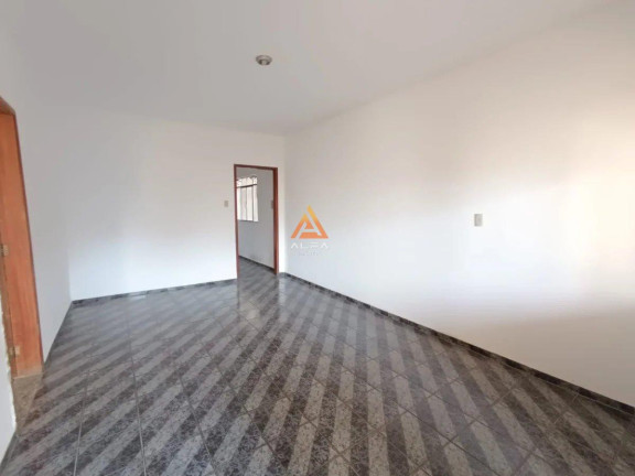 Imagem Casa com 3 Quartos à Venda, 385 m² Imagem Casa com 3 Quartos à Venda, 385 m²