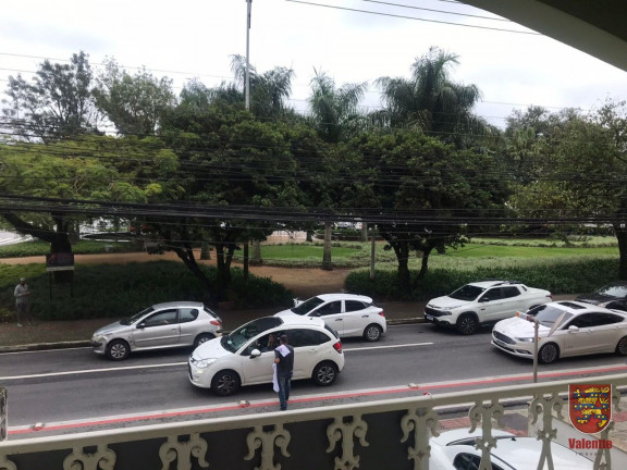 Imagem Casa com 6 Quartos à Venda ou Locação, 300 m² em Beira Mar Norte - Florianópolis Imagem Casa com 6 Quartos à Venda ou Locação, 300 m² em Beira Mar Norte - Florianópolis