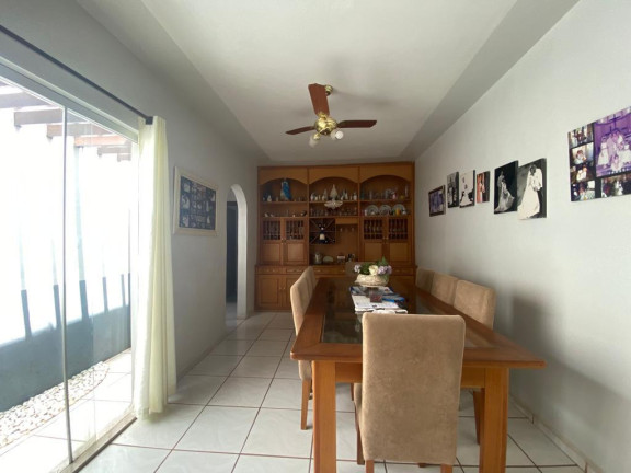 Imagem Casa com 4 Quartos à Venda, 200 m² em São Francisco - Campo Grande