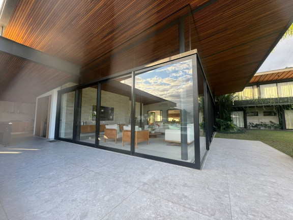 Imagem Casa de Condomínio com 7 Quartos à Venda, 1.900 m² em Centro - Mangaratiba