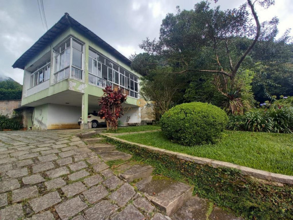 Casa com 4 Quartos à Venda, 2.217 m² em Cascata Dos Amores - Teresópolis