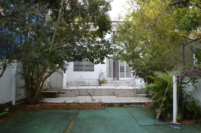 Imagem Casa com 3 Quartos à Venda, em Azenha - Porto Alegre Imagem Casa com 3 Quartos à Venda, em Azenha - Porto Alegre