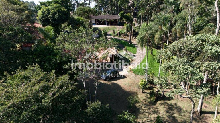 Imagem Chácara com 5 Quartos à Venda, 8.400 m² em Rosário - Atibaia