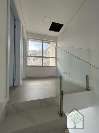 Imagem Casa com 3 Quartos à Venda, 128 m² em Centro - Florianópolis Imagem Casa com 3 Quartos à Venda, 128 m² em Centro - Florianópolis