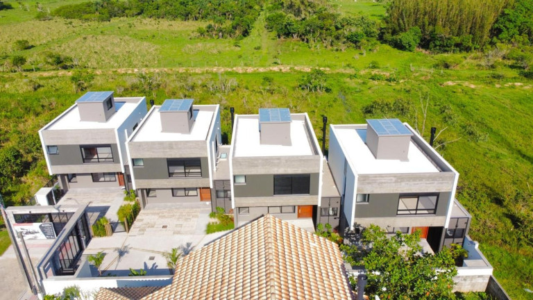 Imagem Casa com 3 Quartos à Venda, 138 m² em Ambrósio - Garopaba