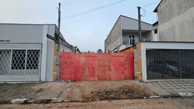 Terreno à Venda, 130 m² em Centro - Poá