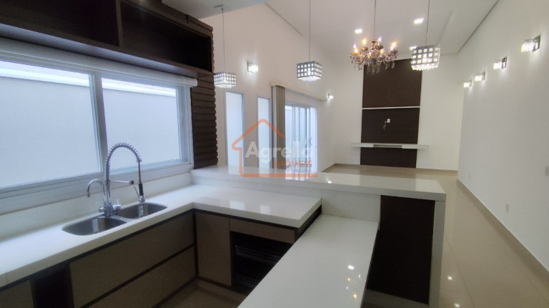 Imagem Imóvel com 3 Quartos à Venda, 237 m² em Condominio Village Da Serra - Mogi Guaçu Imagem Imóvel com 3 Quartos à Venda, 237 m² em Condominio Village Da Serra - Mogi Guaçu