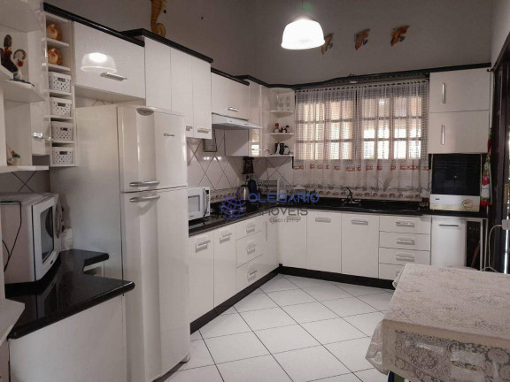 Imagem Casa com 3 Quartos à Venda, 196 m² em Centro - Penha Imagem Casa com 3 Quartos à Venda, 196 m² em Centro - Penha