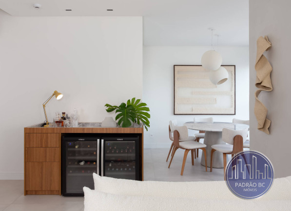 Imagem Apartamento com 3 Quartos para Alugar, 122 m² em Centro - Balneário Camboriú Imagem Apartamento com 3 Quartos para Alugar, 122 m² em Centro - Balneário Camboriú