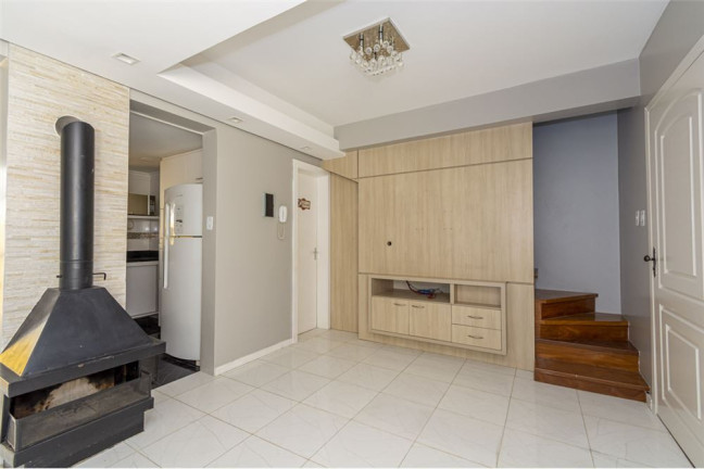 Imagem Casa com 3 Quartos à Venda, em Olaria - Canoas Imagem Casa com 3 Quartos à Venda, em Olaria - Canoas