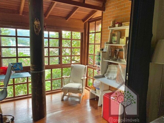 Imagem Casa com 4 Quartos à Venda, 237 m² em Itacorubi - Florianópolis Imagem Casa com 4 Quartos à Venda, 237 m² em Itacorubi - Florianópolis