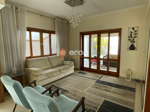 Imagem Casa com 3 Quartos à Venda, 439 m²
