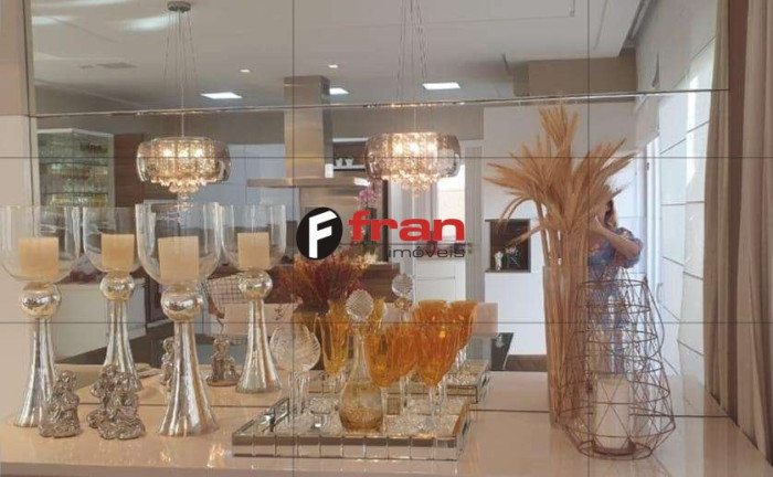 Imagem Casa com 3 Quartos à Venda, 204 m² em Córrego Grande - Florianópolis
