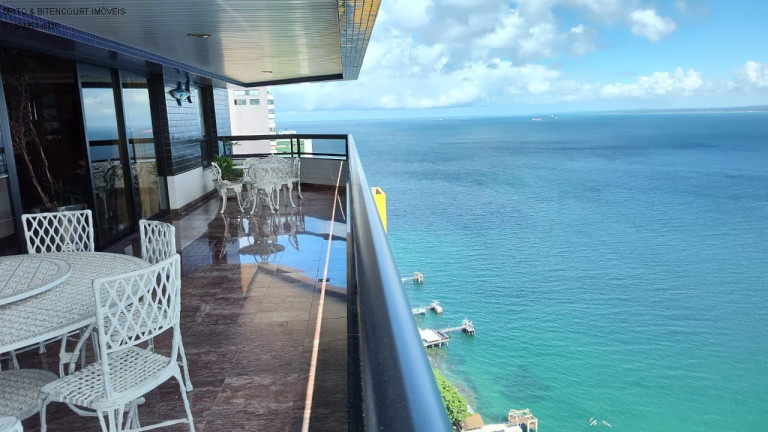 Imóvel com 4 Quartos à Venda, 300 m² em Vitória - Salvador