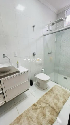 Imagem Casa com 3 Quartos à Venda, 220 m² Imagem Casa com 3 Quartos à Venda, 220 m²