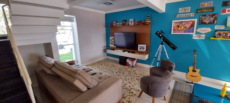 Imagem Sobrado com 3 Quartos à Venda, 300 m² em Piracangaguá - Taubaté Imagem Sobrado com 3 Quartos à Venda, 300 m² em Piracangaguá - Taubaté