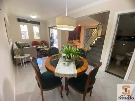 Imagem Casa com 3 Quartos à Venda, em Santa Mônica - Feira De Santana Imagem Casa com 3 Quartos à Venda, em Santa Mônica - Feira De Santana
