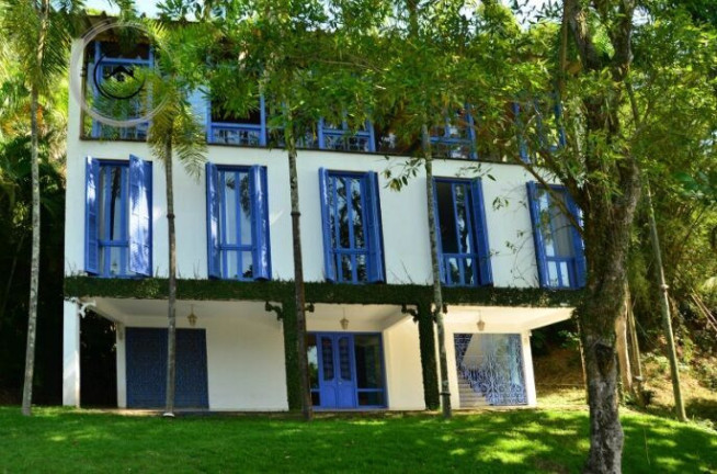 Imagem Casa com 4 Quartos à Venda, 360 m²