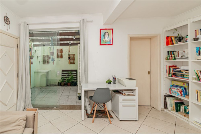 Imagem Imóvel com 1 Quarto à Venda, em Cidade Baixa - Porto Alegre Imagem Imóvel com 1 Quarto à Venda, em Cidade Baixa - Porto Alegre