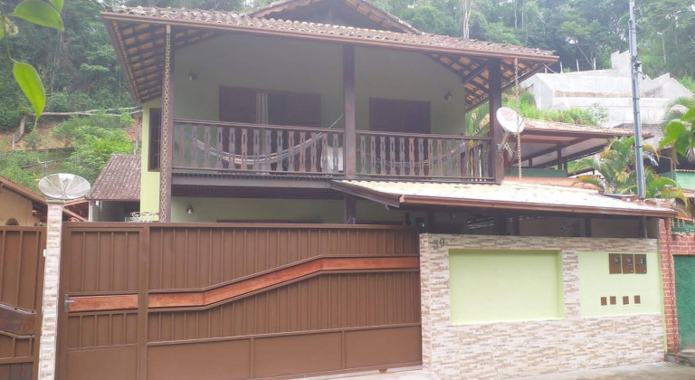 Casa com 3 Quartos à Venda,  em Amparo - Nova Friburgo
