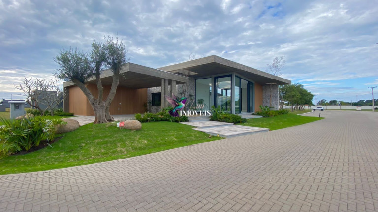 Imagem Casa de Condomínio com 4 Quartos à Venda, 324 m² em Centro - Capão Da Canoa Imagem Casa de Condomínio com 4 Quartos à Venda, 324 m² em Centro - Capão Da Canoa