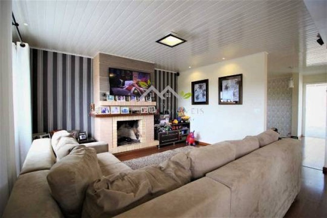 Imagem Casa com 3 Quartos à Venda, 270 m² em Vila Telma - Campos Do Jordão Imagem Casa com 3 Quartos à Venda, 270 m² em Vila Telma - Campos Do Jordão