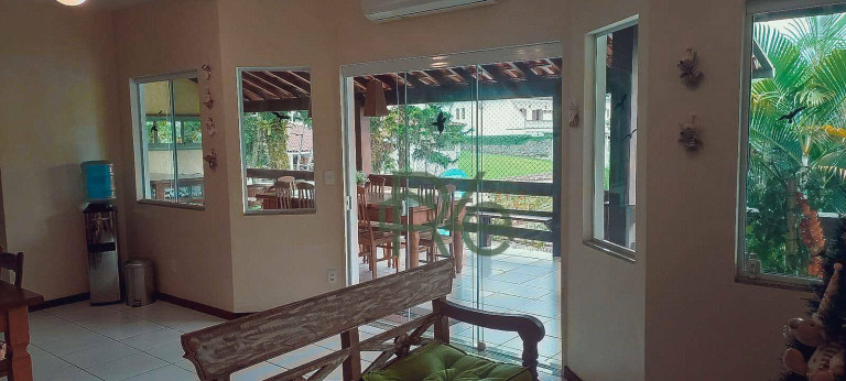 Imagem Casa com 4 Quartos à Venda, 250 m² em Bracuí - Angra Dos Reis Imagem Casa com 4 Quartos à Venda, 250 m² em Bracuí - Angra Dos Reis