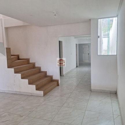 Imagem Casa com 4 Quartos à Venda, 280 m² Imagem Casa com 4 Quartos à Venda, 280 m²