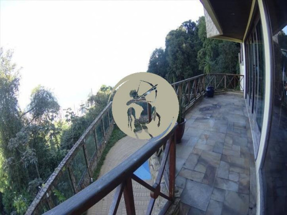 Casa de Condomínio com 5 Quartos à Venda, 700 m² em Santa Terezinha - Santos