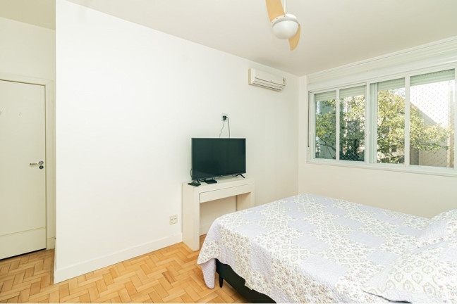 Imagem Apartamento com 3 Quartos à Venda, 145 m² em Moinhos De Vento - Porto Alegre Imagem Apartamento com 3 Quartos à Venda, 145 m² em Moinhos De Vento - Porto Alegre